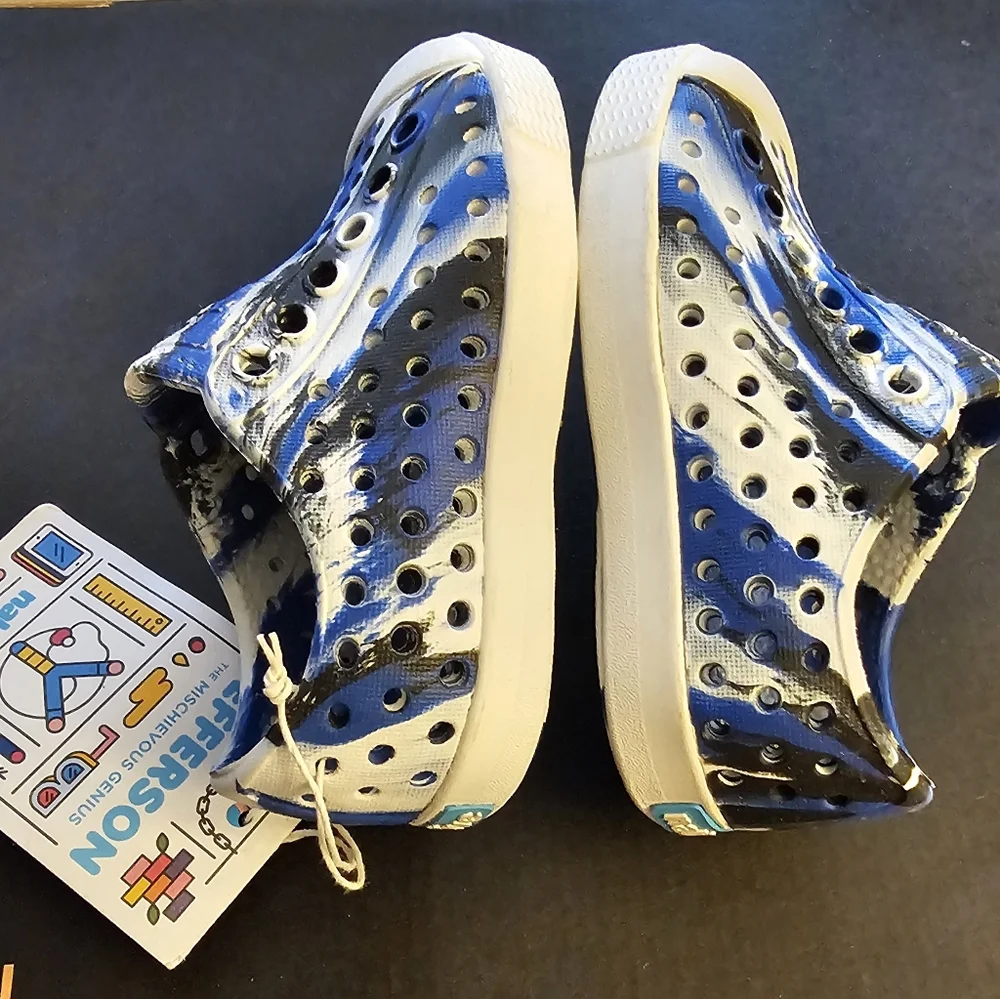 Native Jefferson Water Shoes Marbled UV Blue/Shell White Unisex Kid's Size 4 NEW